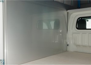 荷室両サイドアルミパネル